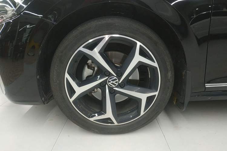 Used Volkswagen Passat 2025 Outstanding Model 380TSI Starry Dragon Edition Left Front Wheel Hub