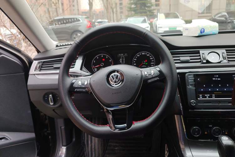 Used Volkswagen Passat 2017 330TSI DSG Luxury Edition
