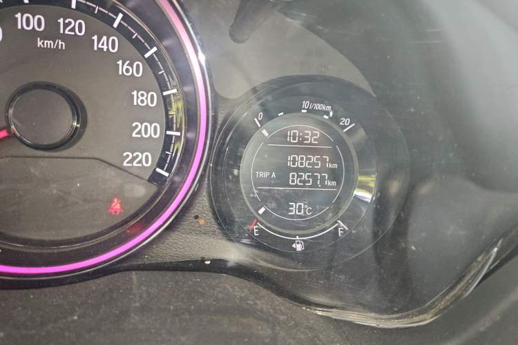 Used Honda XR-V 2015 1.8L EXi CVT Comfort Version Odometer Close Up