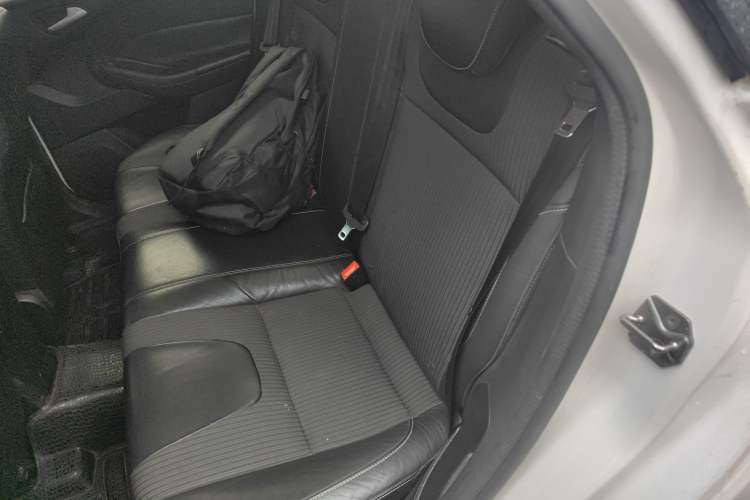 Used Ford Focus 2012 Sedan 1.6L Automatic Fashion Edition