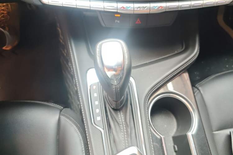 Used Cadillac CT4 2023 25T Fashion Edition Gear Lever