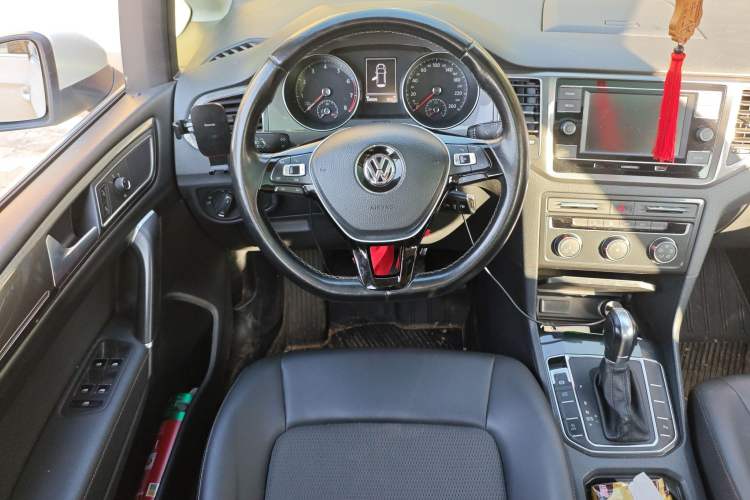 Used Volkswagen Golf Sportsvan 2018 230TSI Automatic Trend Edition Steering Wheel