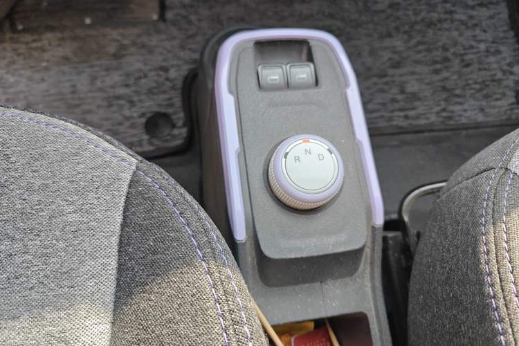 Used Chery QQ Ice Cream 2022 170km Sundae Phosphate Lithium-Ion
