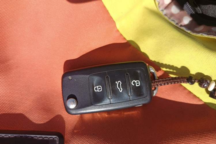 Used Volkswagen Jetta 2015 1.6L Manual Fashion Edition Vehicle Key