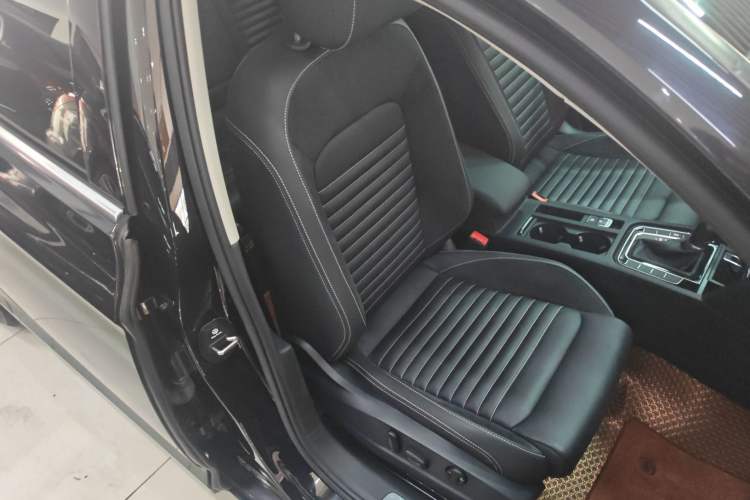 Used Volkswagen Magotan 2020 330TSI DSG Leading Model Right Front Seat