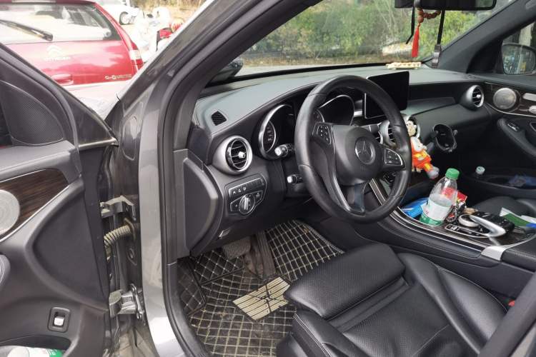 Used Mercedes-Benz GLC 2017 GLC 260 4MATIC Luxury Model