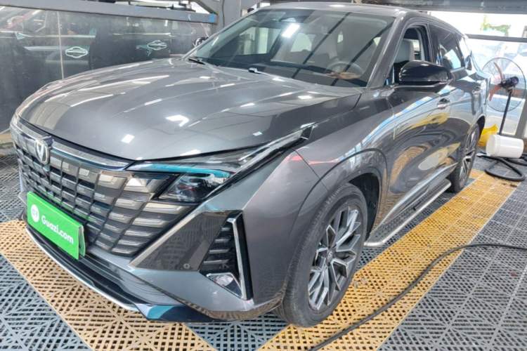 Used CHANGAN UNI-Z New Energy 2024 Blue Whale Smart Electric iDD 125km Beyond Edition
