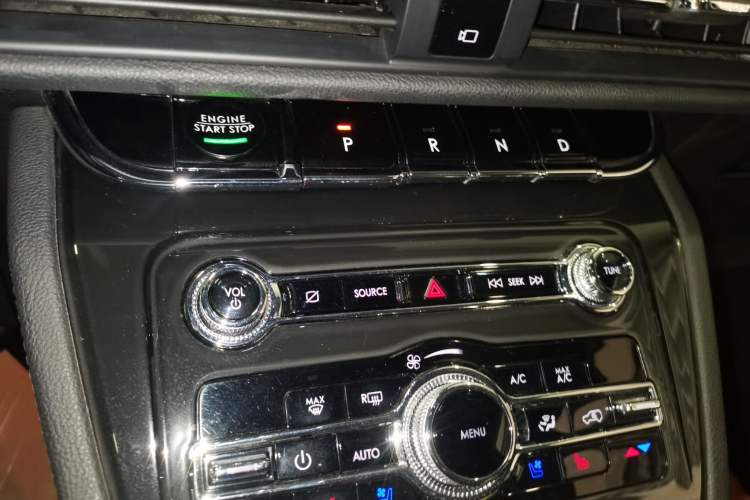 Used Lincoln Corsair 2022 2.0T Two-Wheel Drive Deluxe Edition
