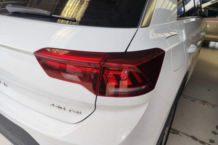 Used Volkswagen T-ROC 2020 230TSI DSG Two-Wheel Drive Advanced Version Exterior 3