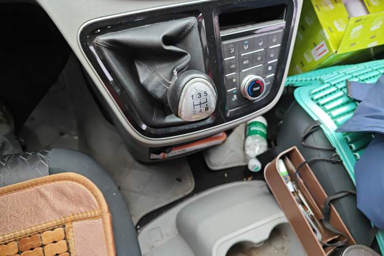 Used JAC Refine M4 2016 2.0L Manual Luxury Version