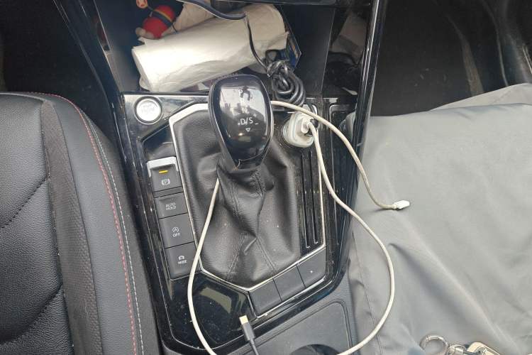 Used Volkswagen Tayron 2021 280TSI Two-Wheel Drive Luxury Smart Connectivity Version Gear Lever