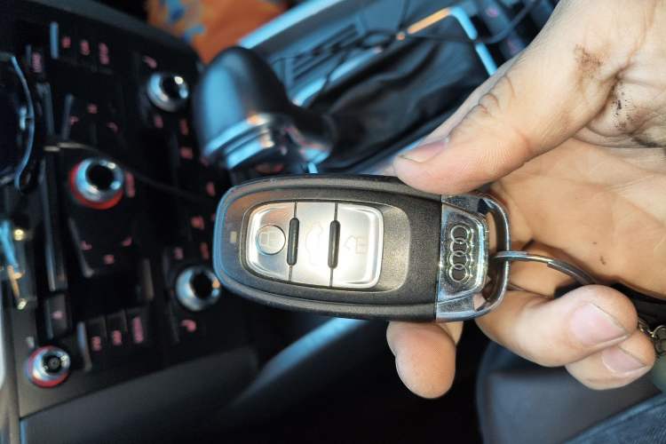 Used Audi Q5 2016 40 TFSI Technology Edition Vehicle Key