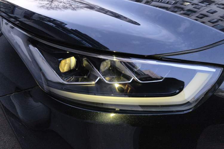 Used Toyota Crown Kluger 2023 2.5L HEV Four-Wheel Drive Flagship Edition Right Front Headlight