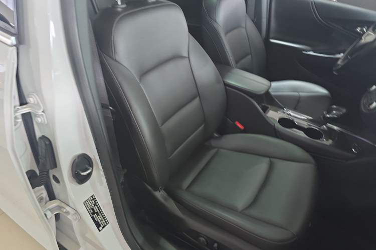 Used Chevrolet Malibu XL 2022 535T Automatic Sport Edition Right Front Seat