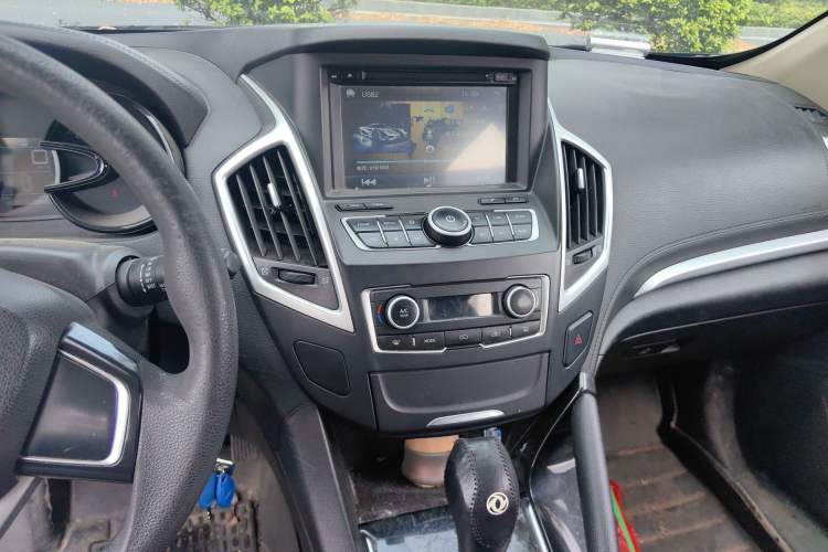 Used Dongfeng Aeolus AX7 2015 2.0L Automatic Zhiyue Version Audio And AC Panel