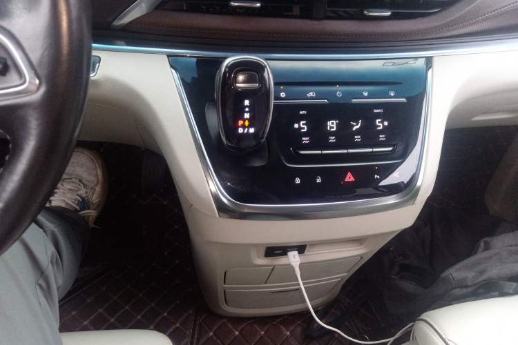 Used Buick GL8 2022 Land Executive Class 652T Prestige Model
