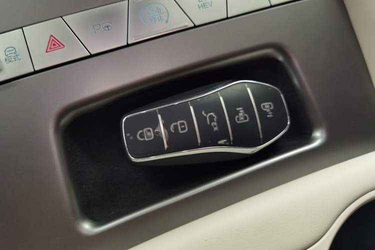 Used BYD Xia 2025 DM-i 1.5T 180km Beyond Edition