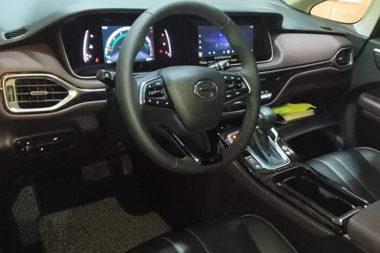 Used GAC Trumpchi M6 2023 PRO 270T DCT Luxury Edition Center Console