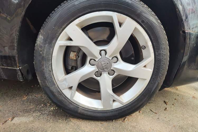 Used Audi A6L 2011 3.0 TFSI quattro Luxury Model Right Front Wheel Hub