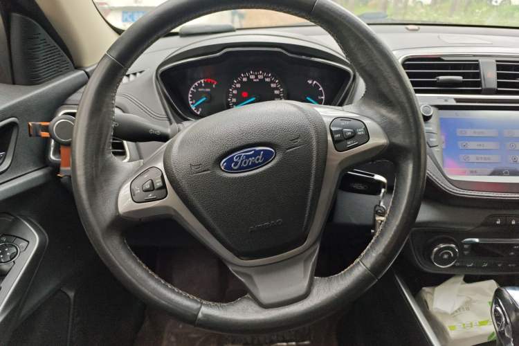 Used Ford Escort 2015 1.5L Automatic Fashion Model Steering Wheel