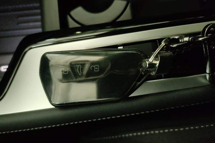 Used Volkswagen Magotan 2024 300TSI DSG Prestige Edition—A Real Eye-Catcher
