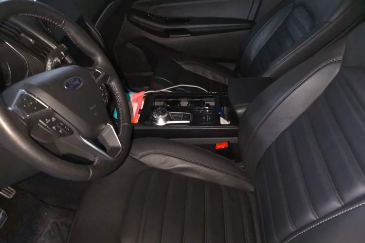 Used Ford Edge 2020 EcoBoost 245 Two-Wheel Drive Titanium 7-Seater Left Front Seat