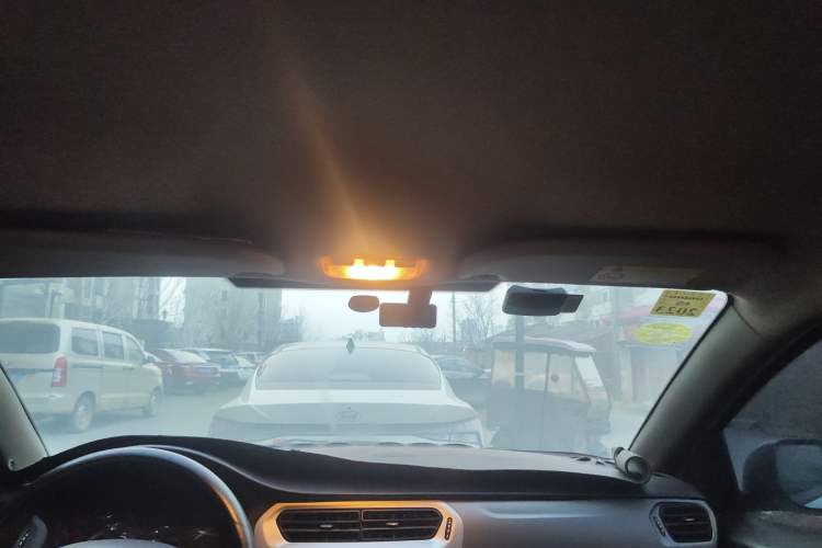 Used Citroen Elysee 2015 Zhishang Edition 1.6L Manual Fashion Model