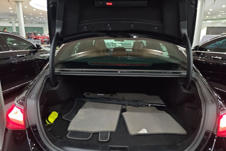 Used Mercedes-Benz E-Class New Energy 2024 E 350 e L Plug-in Hybrid Sedan
