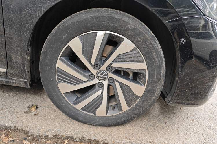 Used Volkswagen Passat New Energy 2022 430 PHEV Hybrid Luxury Edition Right Front Wheel Hub