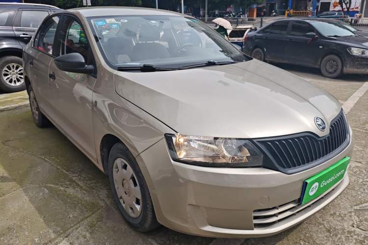 Used Skoda Rapid 2016 1.4L Manual Front-Wheel Drive Model Front Right 45 Deg