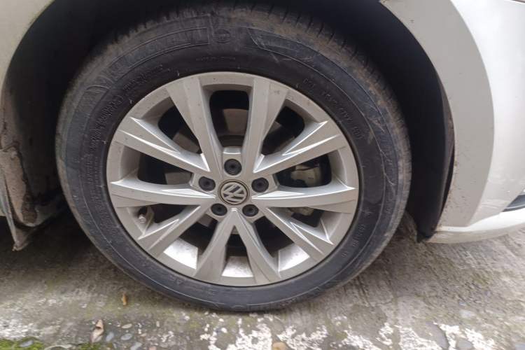 Used Volkswagen Lavida 2017 1.6L Automatic Comfort Edition
