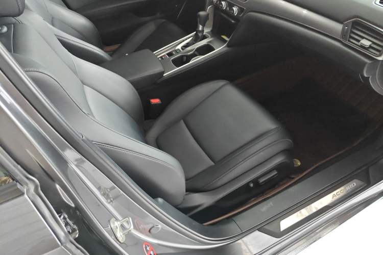 Used Honda Accord 2018 260TURBO Luxury Edition China VI Right Front Seat