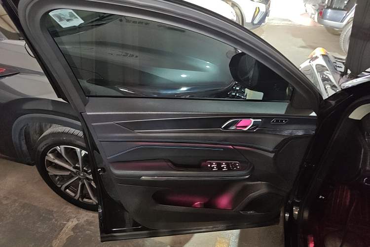 Used Lynk & Co 05 2022 2.0T Two-Wheel Drive Shine Halo