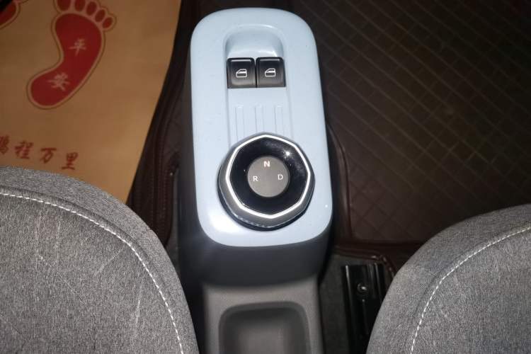 Used Geely Galaxy Panda 2024 Panda Mini 200km Endurance Bear Gear Lever