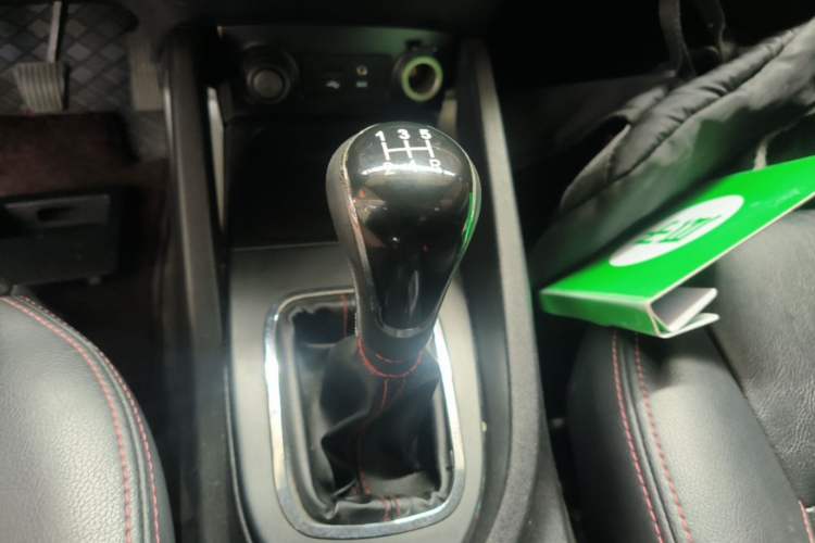 Used CHANGAN CS35 2016 1.6L Manual Luxury Model China V Standard