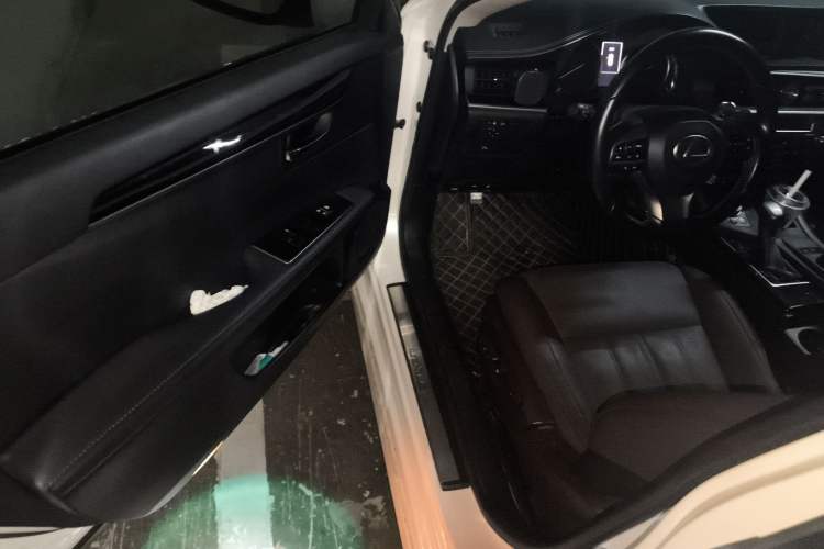 Used Lexus ES 2017 200 30th Anniversary Edition Driver Seat