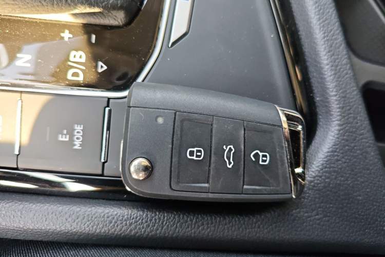 Used Volkswagen Tiguan L New Energy 2023 430 PHEV Plug-in Hybrid Prestige Edition Interior 1