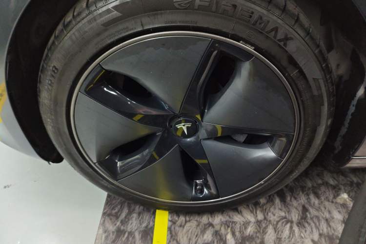 Used Tesla Model 3 2019 Long-Range Rear-Wheel-Drive Version Left Front Wheel Hub