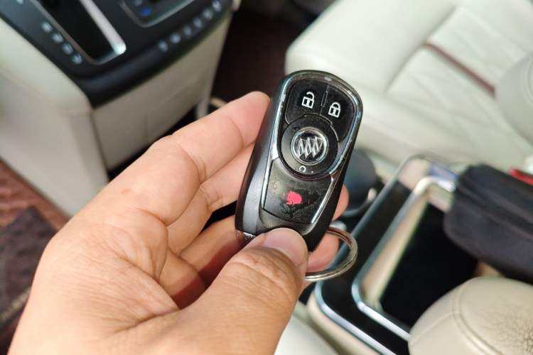 Used Buick GL8 2018 28T Luxury Model China VI Standard Vehicle Key