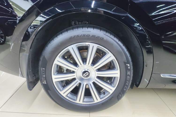 Used Hima AITO M8 2025 Extended-Range Max+ Version 53.4 kWh 5-Seater Edition Right Rear Wheel Hub