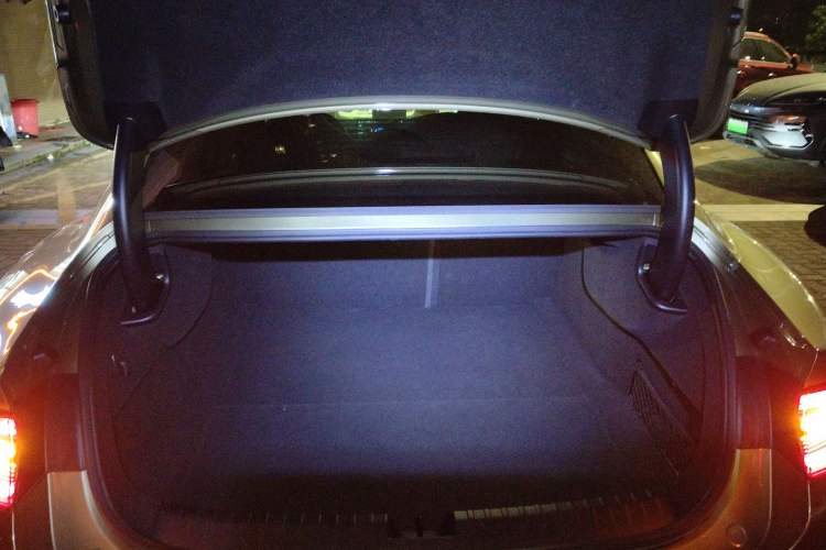 Used Xiaomi Auto SU7 2024 Rear-Drive Long-Range Intelligent Driving Version
