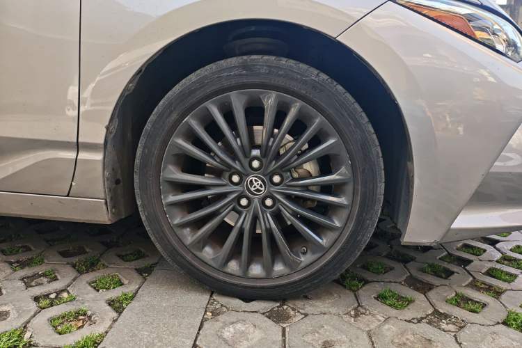 Used Toyota Avalon 2019 2.0L XLE Premium Edition China VI