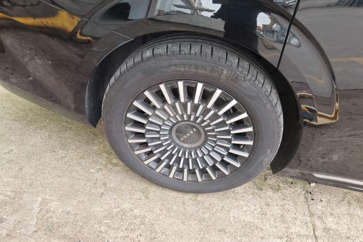 Used Zeekr 009 2024 7-Seater Walk-Through Version Four-Wheel Drive 108 kWh