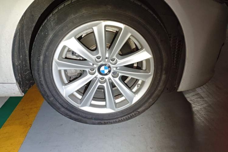 Used BMW 5 Series 2017 520Li Elegant Edition
