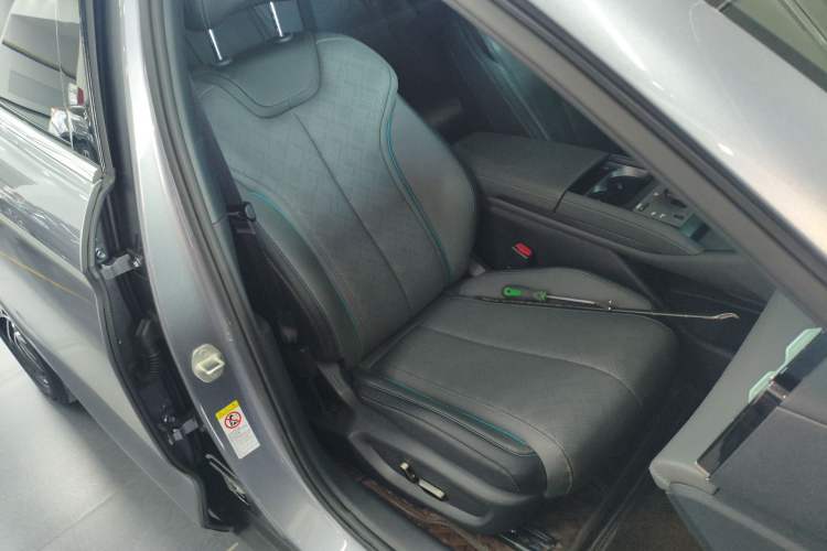 Used BYD Qin L 2024 DM-i 120KM Excellence Model Right Front Seat