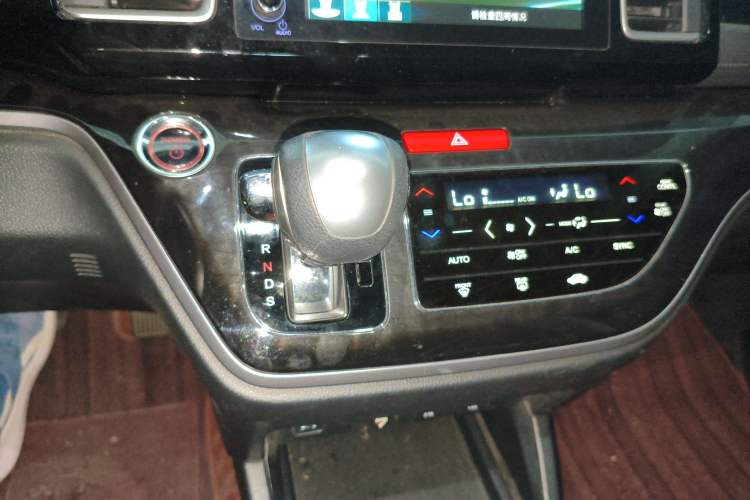 Used Honda Elysion 2019 2.0L Hybrid Luxury Edition Gear Lever