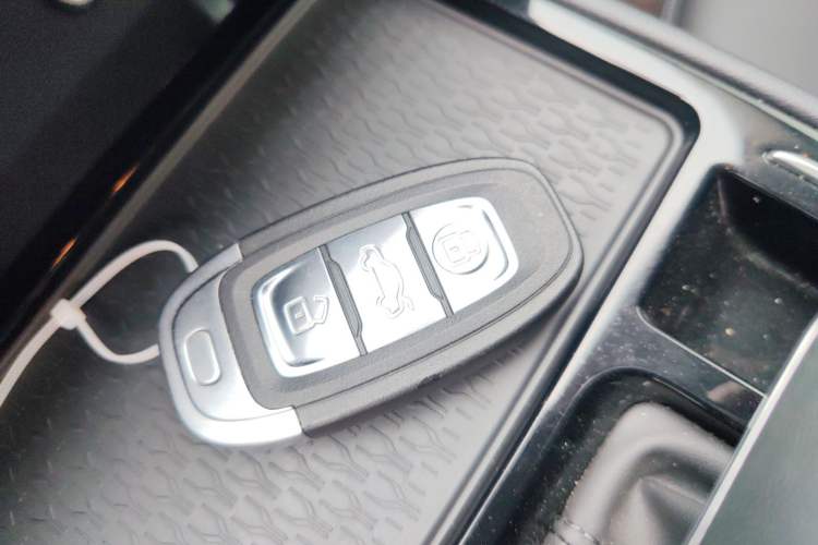 Used Hongqi E-QM5 2021 Charging Version Flagship Edition Vehicle Key