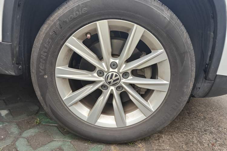 Used Volkswagen Tiguan L 2016 300TSI Automatic Two-Wheel Drive Trend Edition
