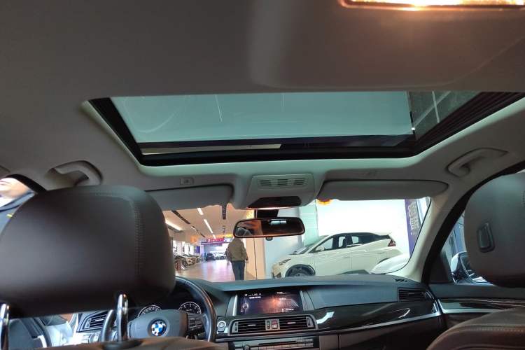 Used BMW 5 Series 2014 525Li Luxury Design Package
