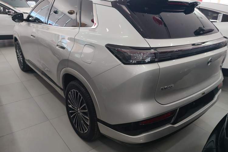 Used Dongfeng Aeolus L8 2025 Model 185KM Ideal Edition Rear Left 45 Deg